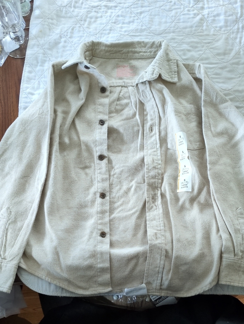Cat & Jack Beige Boys's Casual Button-Down Shirt Size Small